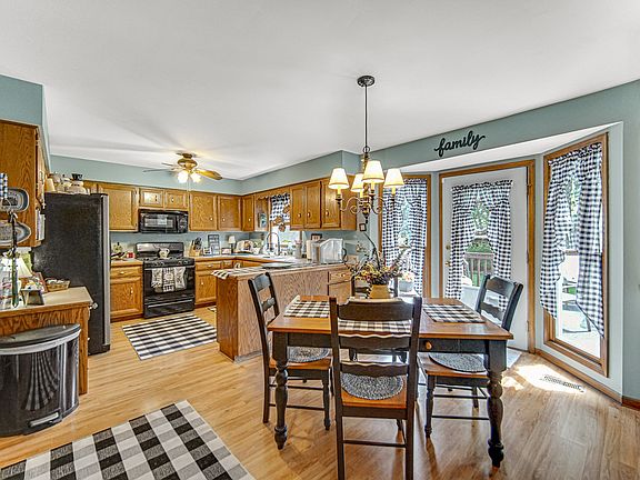 4th image of 300 Breckenridge Dr