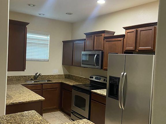 4th image of 2857 Adelaide Ct