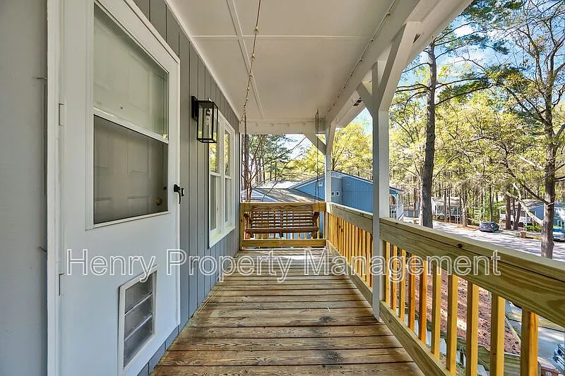 2 bed, 1.0 bath, 768 sqft, $1,395 — Photo 3