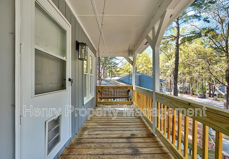 150 Carmichael Ct — Photo 3