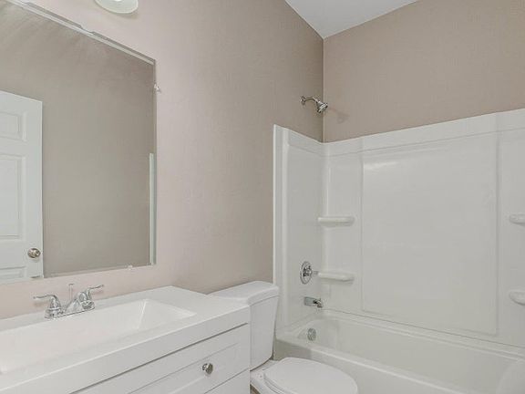 5th image of 1661 W Circle B Dr #2