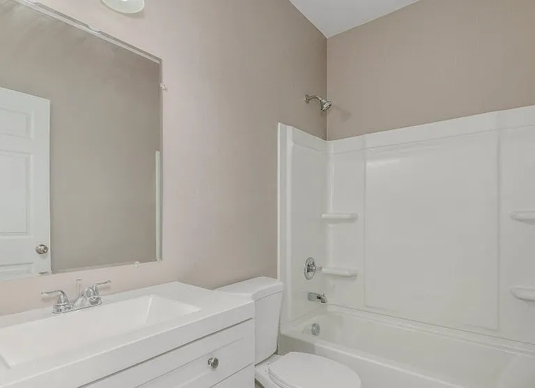 1518 E 27th St #1 — Photo 10