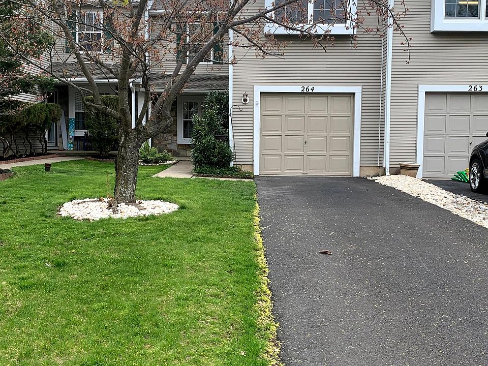 1st image of 264 Sequoia Dr