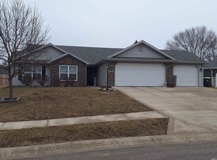 1967 Abbey Ct, Huntington, IN 46750