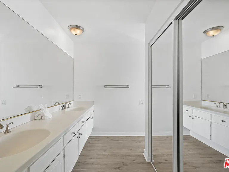 18103 Coastline Dr #7 — Photo 17