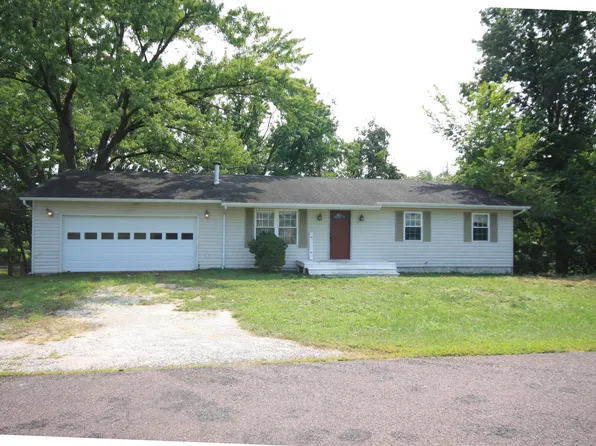 8204 W Trails West Dr, Columbia, MO 65202