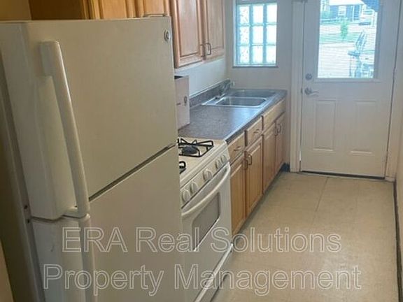 2nd image of 323 Mayfair Blvd #A