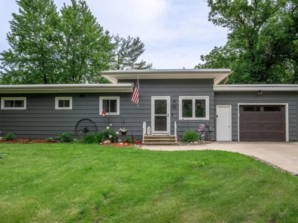 908 15th St SE, Menomonie, WI 54751