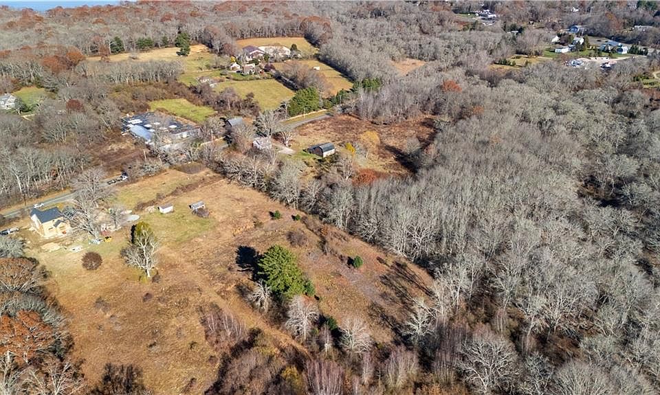 1st image of 176 Saugatucket Rd