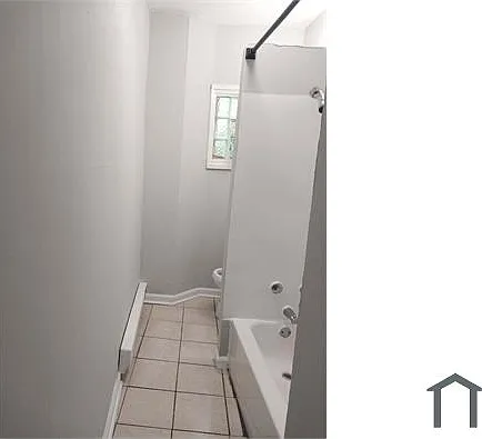 649 E Clementine St — Photo 7