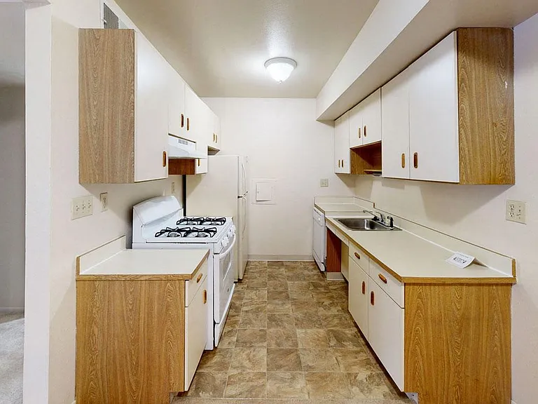 Trappers Cove Apartments — Photo 52
