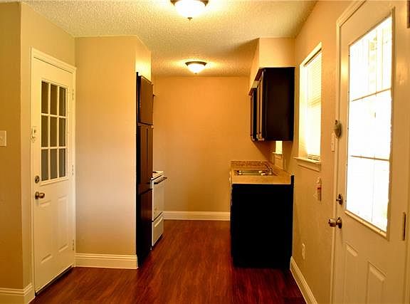 4th image of 2530 SE 14th St