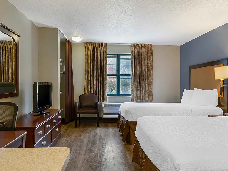 Studio Suite - 2 Full Beds