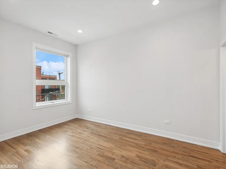 519 E Bowen Ave #2 — Photo 8