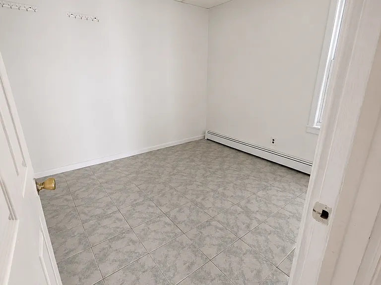 46 22nd Ave — Photo 7