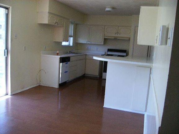 2nd image of 4626 Hanover Dr