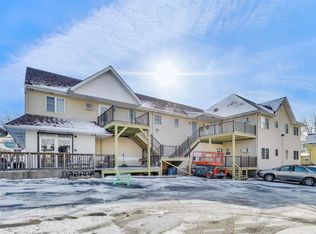 105 S Main St APT 5, Wauconda, IL 60084