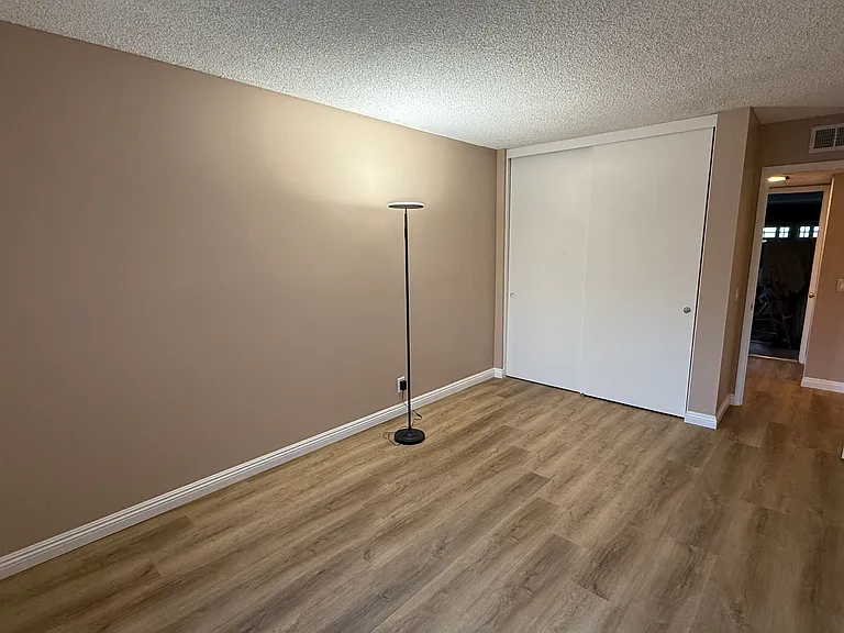 920 W Adams Ave — Photo 15
