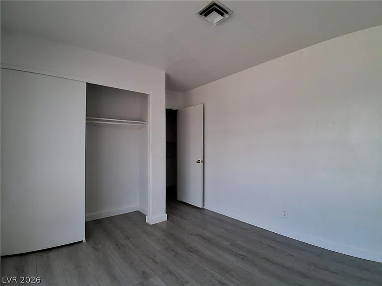 2348 Florence Ave — Photo 11
