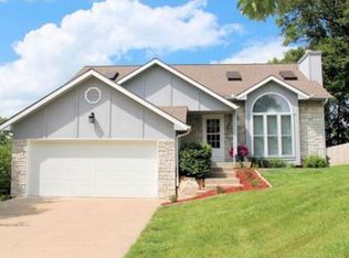 6453 NW Amoret Ave, Kansas City, MO 64151