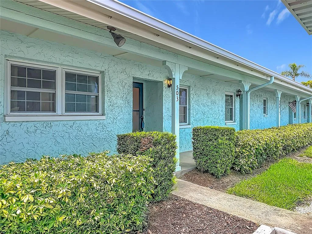 2 bed, 2.0 bath, 935 sqft, $1,550 — Photo 2