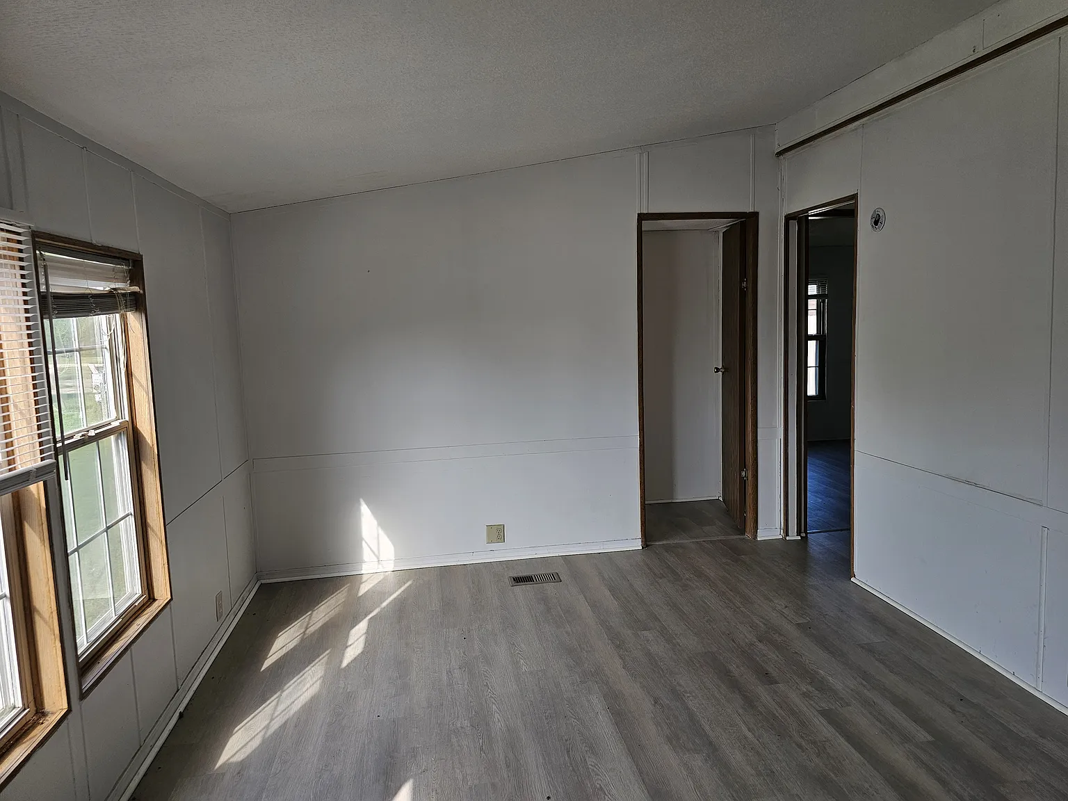 3 bed, $1,200 — Photo 4