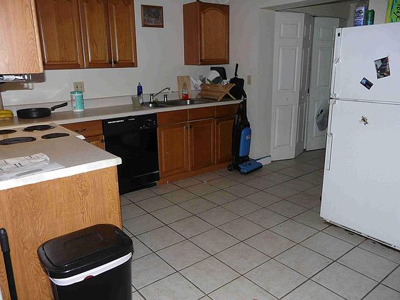 Large Kitchen with Pantry