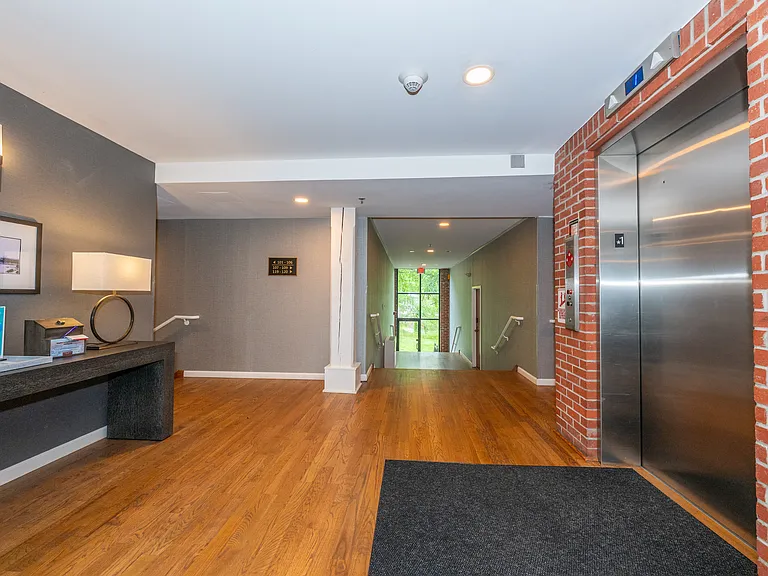 262 Main St #204 — Photo 30