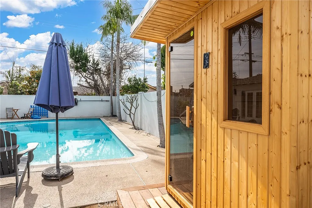 Studio, 500 sqft, $2,500 — Photo 1