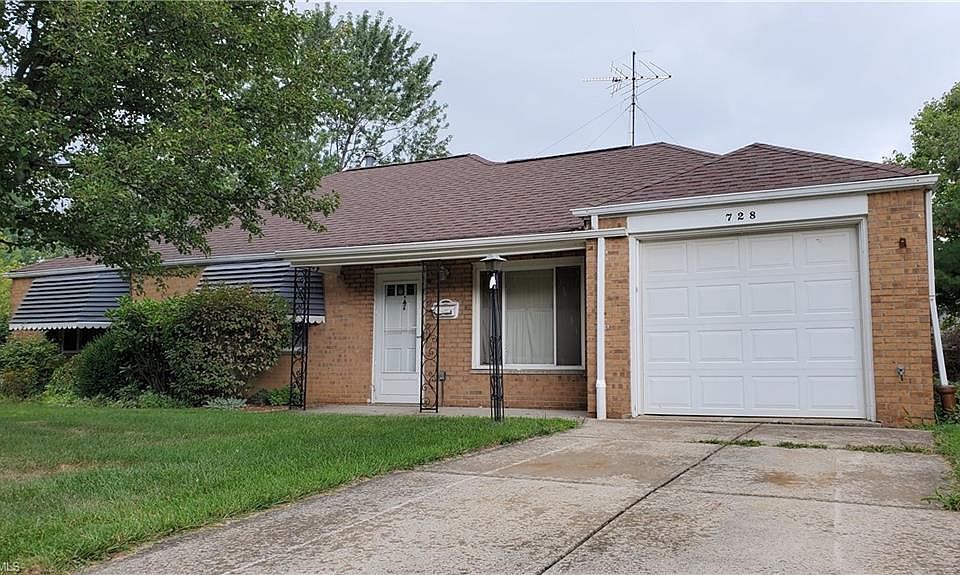 2nd image of 728 Walnut Dr
