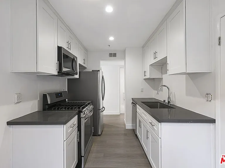 1616 Brockton Ave #101 — Photo 6