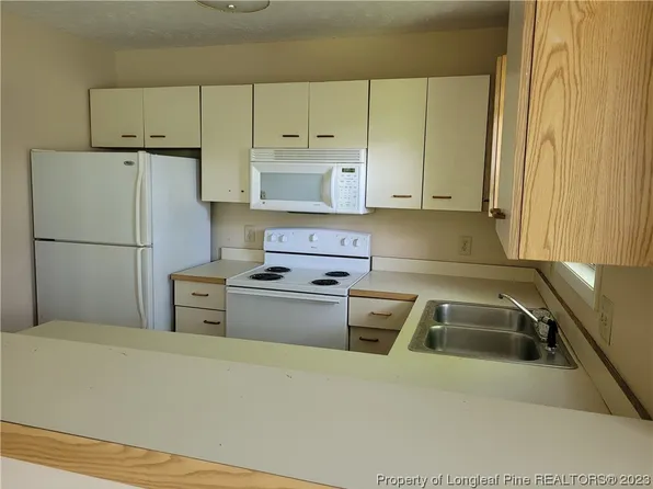 6772-7 Willowbrook Dr, Fayetteville, NC 28314