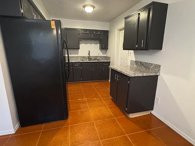 1041 Peach Ct SE — Photo 5