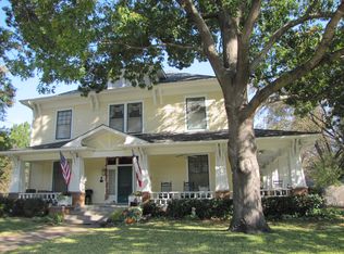 910 W Marvin Ave, Waxahachie, TX 75165