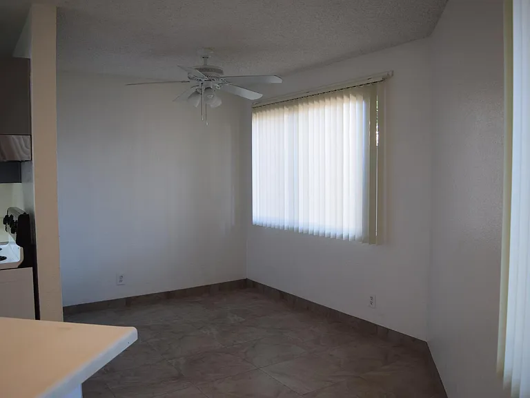 210 W Vermont Ave #107 — Photo 3