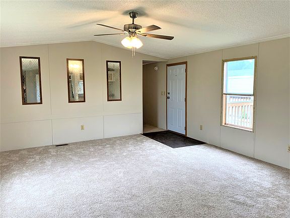 5th image of 16661 Lakewood Dr