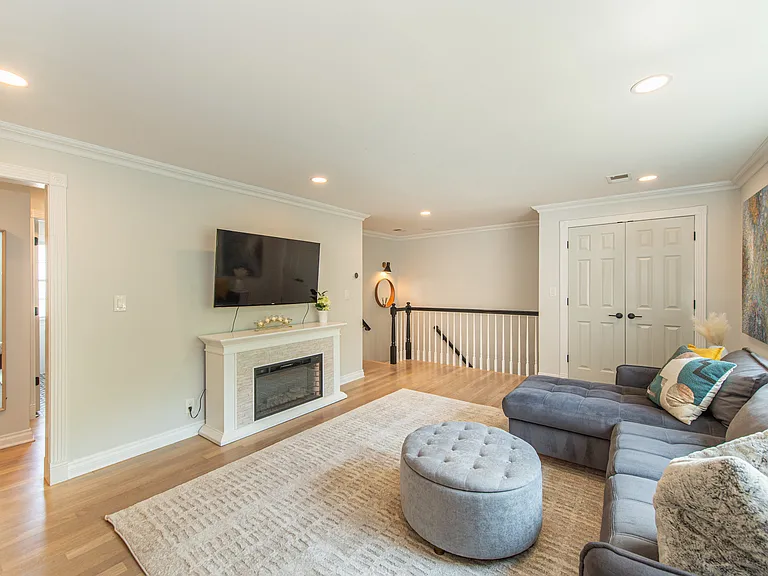 67-75 New England Ave #73G — Photo 7