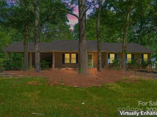 1422 Mack Dr, Mc Connells, SC 29726