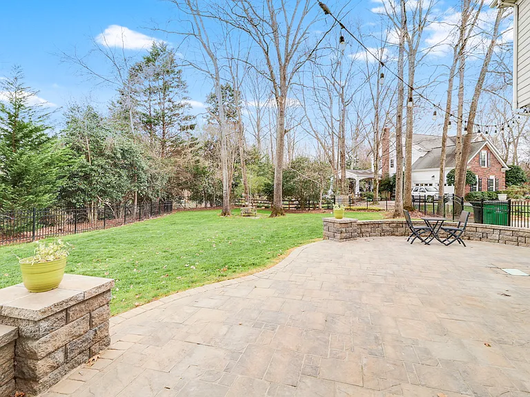 Parting Brook Ct — Photo 40