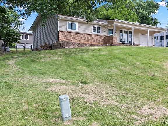 3rd image of 1117 Nelda Dr