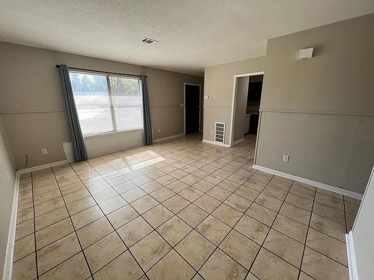 3402B Greenbriar Ct — Photo 3