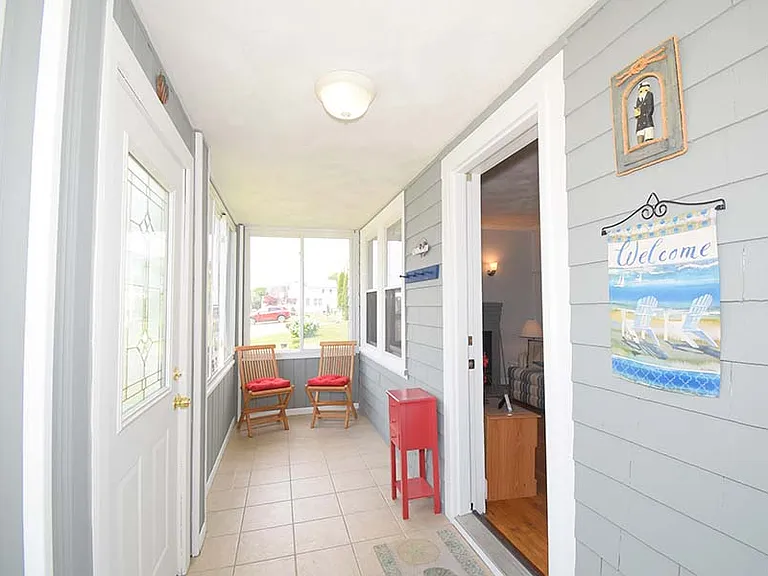 27 Saint James Rd — Photo 20