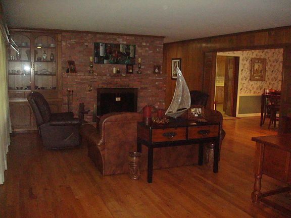 3rd image of 1608 Waldo Hatler Memorial Dr