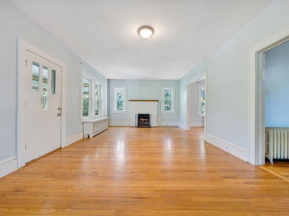 2nd image of 2331 Carolina Ave SW