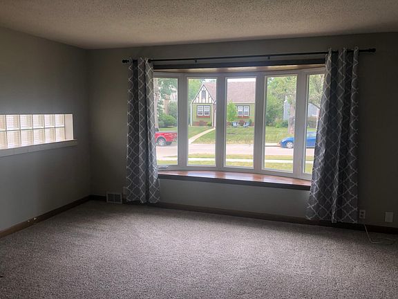 bay windows in living room