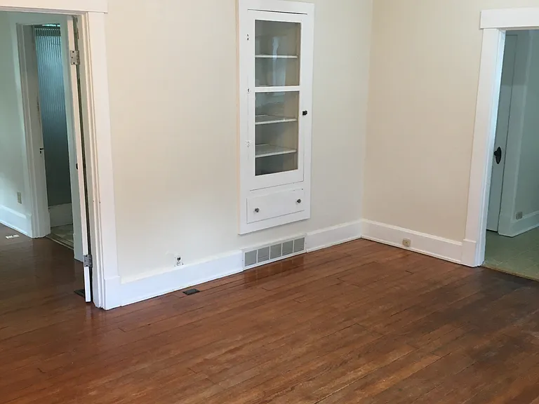 9536 Main St — Photo 7