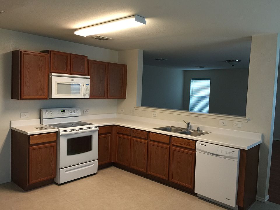 1st image of 1469 Waterford Dr