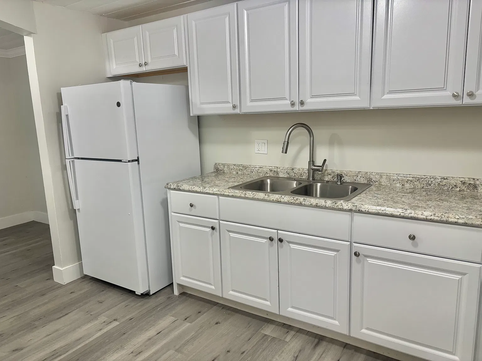 3 bed, 1270 sqft, $2,200 — Photo 2