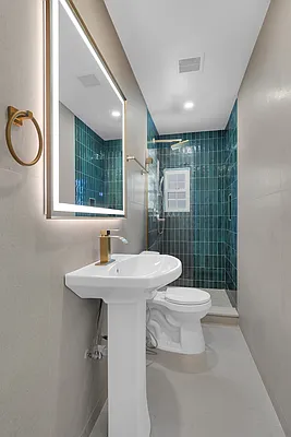 Bathroom, photo 1