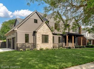2444 Benjamin Ave, Royal Oak, MI 48073
